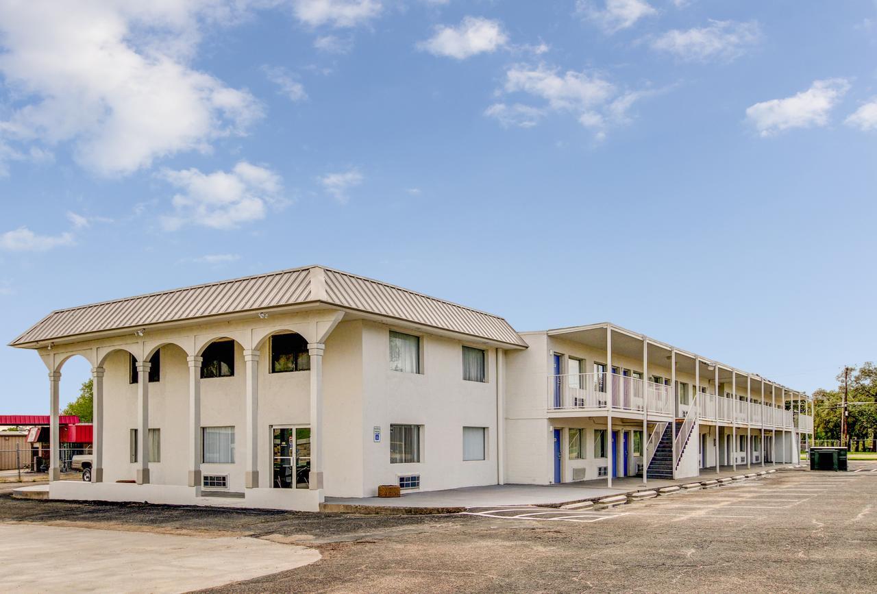 Motel 6 Waco - Lacy Lakeview Bellmead Exterior photo