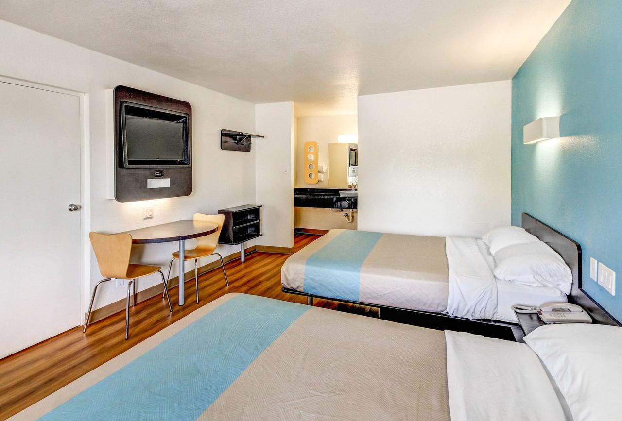 Motel 6 Waco - Lacy Lakeview Bellmead Exterior photo